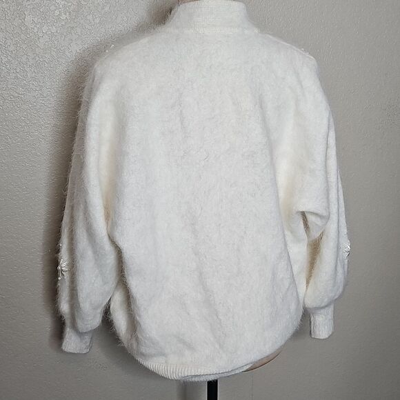 True Vintage 80s Angora Cream Sweater Cardigan 3D Floral, Pearl Gold Buttons - Picture 8 of 12